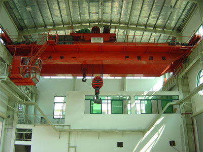 QD型電動(dòng)吊鉤橋式起重機(jī)